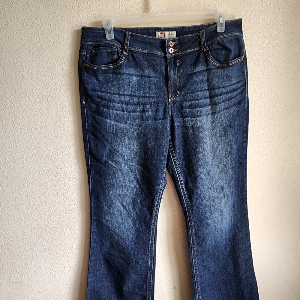 L.E.I. Sophia hipster flare jeans